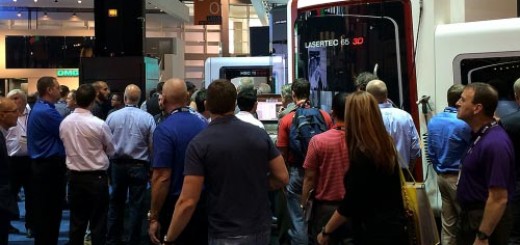 07 - DMG-Mori-Lasertec-crowd
